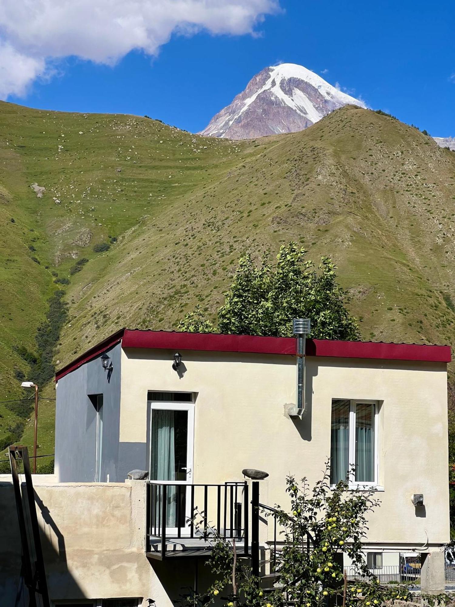 Kazbegi Green Yard Hotel Exterior foto